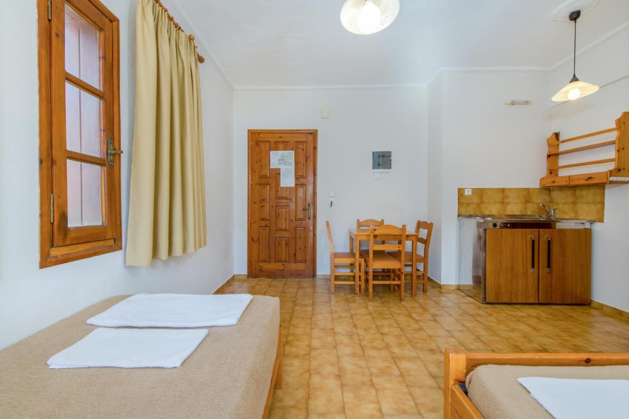 Varouxakis Hotel Платаньяс Экстерьер фото